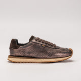 Sneaker N.3 Opalline Brown — couro metalizado craquelê com acabamento lixado, feito no Brasil

